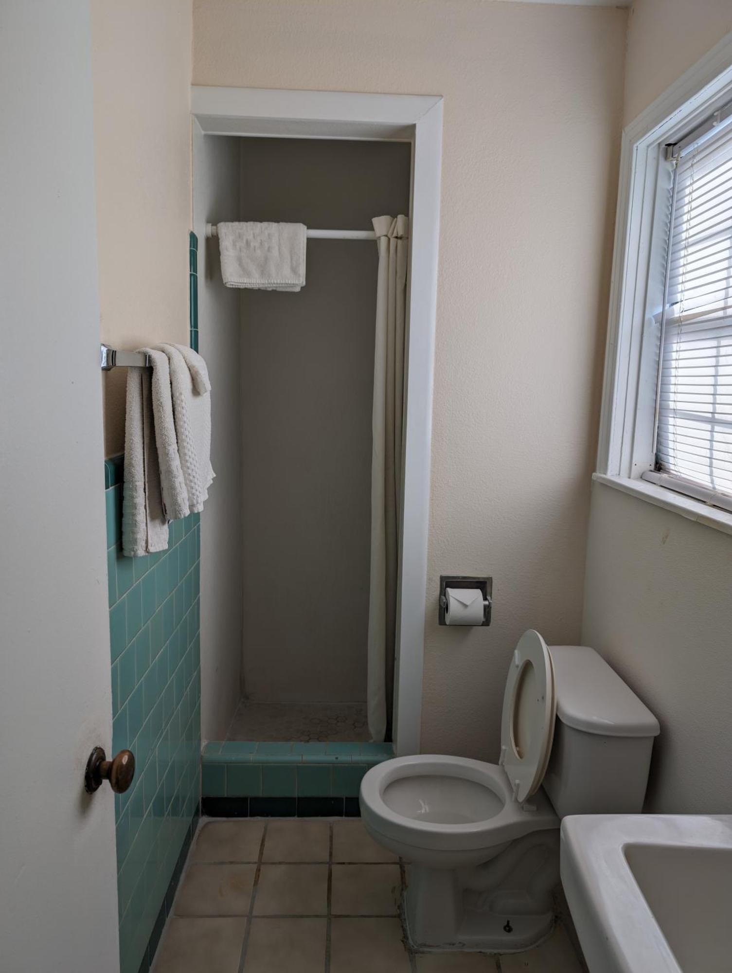 Economy Inn Kingsville Eksteriør billede